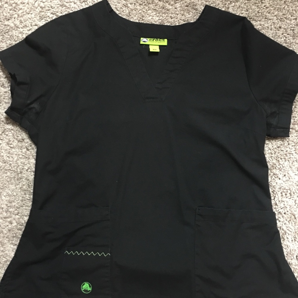 Crocs scrub top size medium